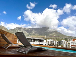Central Luxury Penthouse, Private Pool & Backup Power